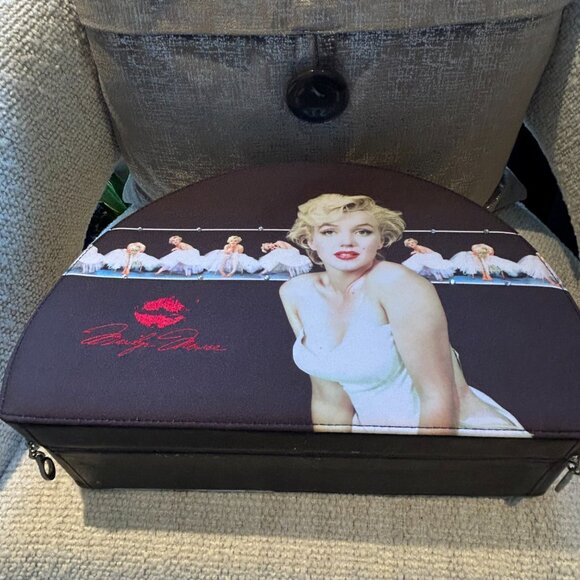 Marilyn Monroe Vanity Case -NWT-Collector’s Piece - Picture 2 of 7